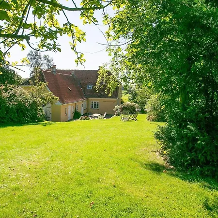 7 Person In Tranekaer-by Traum