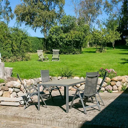 7 Person In Tranekaer-by Traum * Tranekær